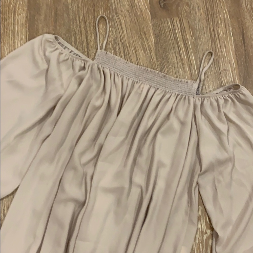 Fantastic Fawn cold shoulder top - Picture 2 of 6